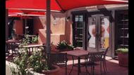 Outdoor seating at Garcia's (Image via Instagram/@originalgarcias)